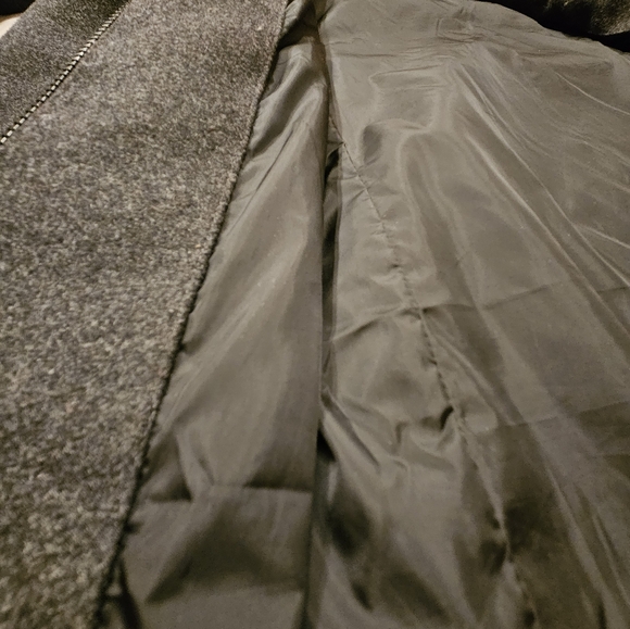 Lands End Women Insulated Coat with Removeable Hood - Picture 4 of 7